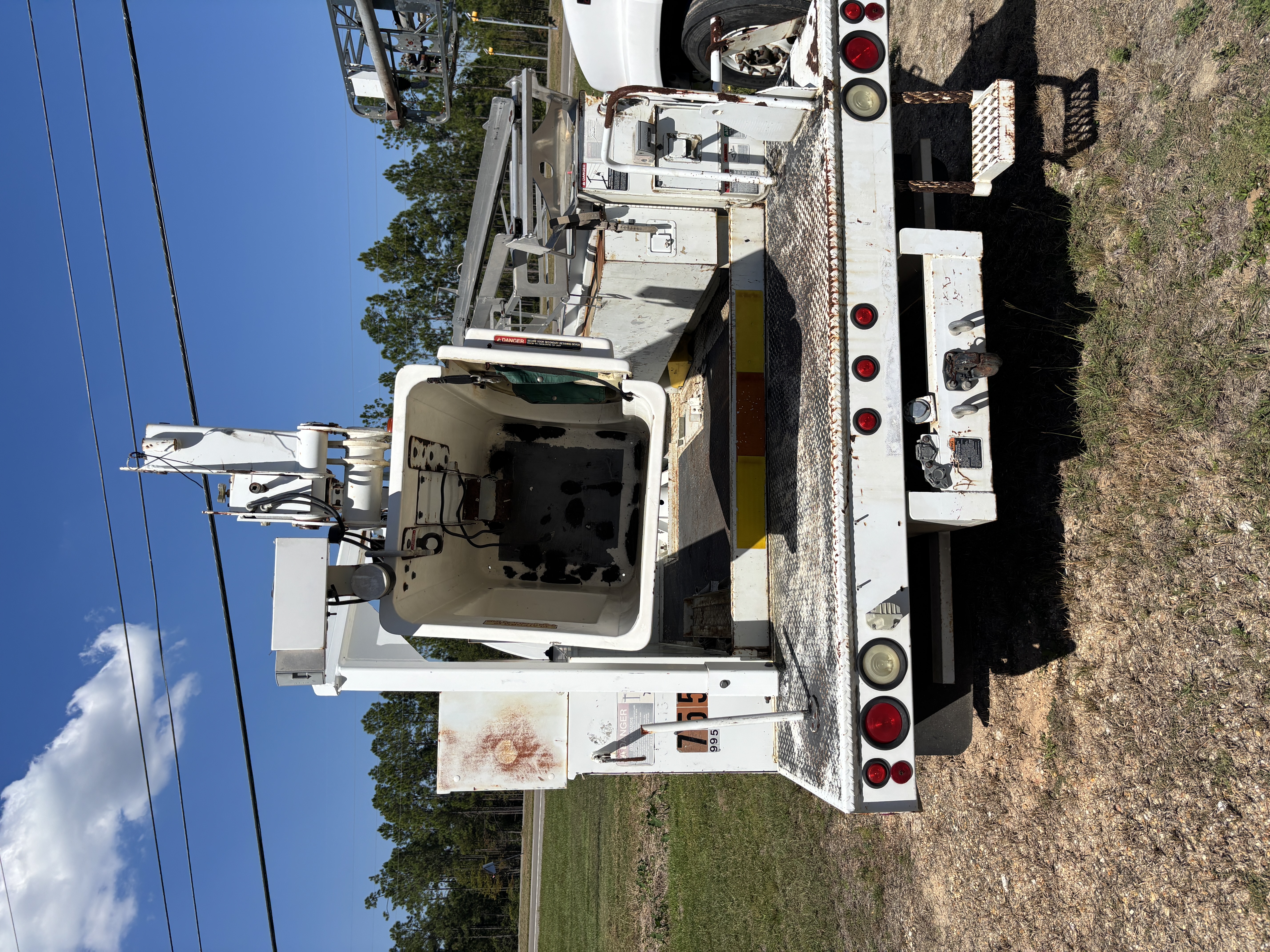 2005 CHEVROLET C4500 - Image 6
